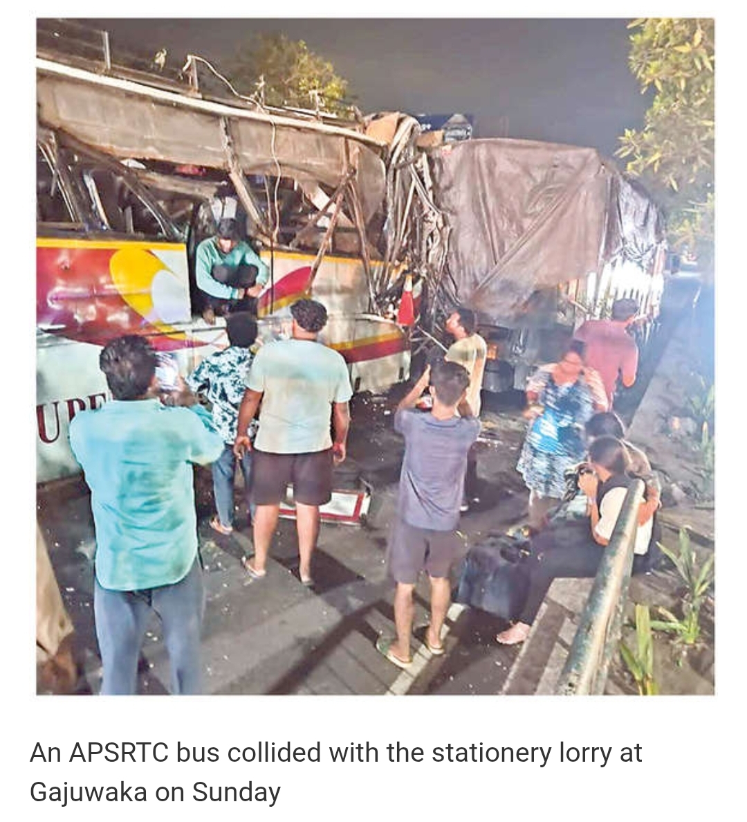 3 die, eight injured in road accident in Gajuwaka