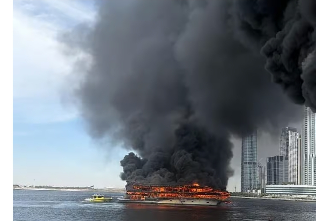 Dubai authorities clarify smoke in Al Jaddaf area due to boat fire