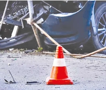 Woman killed, 5 injured as car rams in to tempo on Rajokari flyover