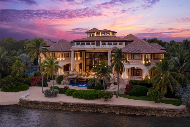 luxury villa for sale in Costa Rica
