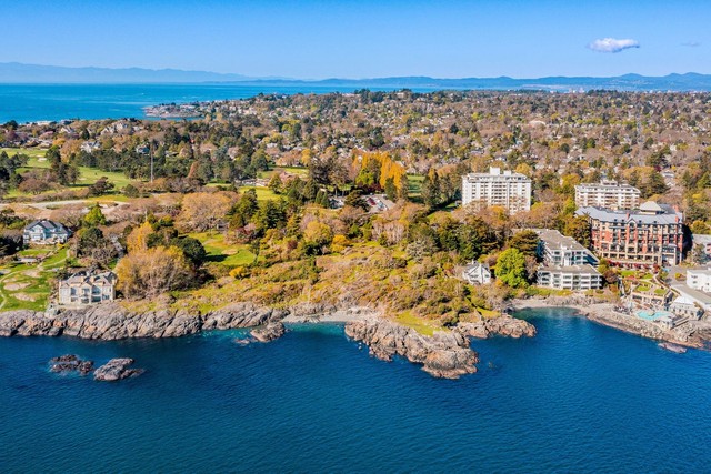 river side villa for sale in USA