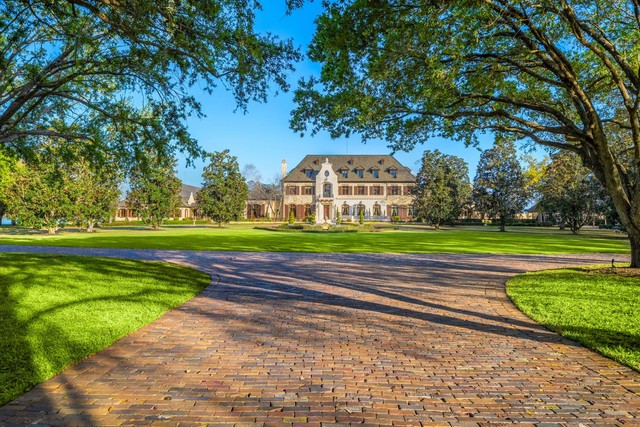 villa for sale in Massachusetts