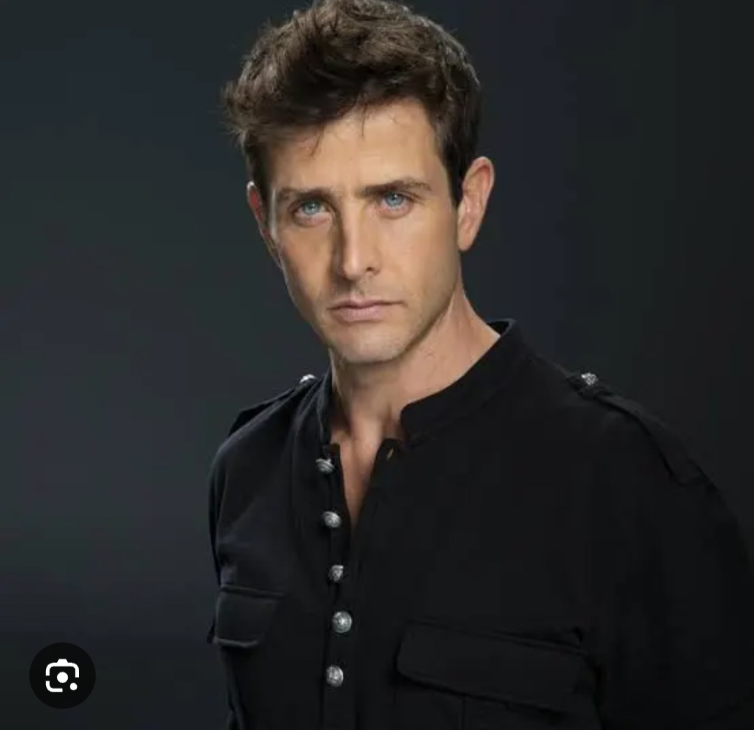 HAPPY BIRTHDAY TO JOEY MCINTYRE