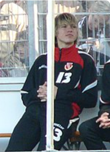 HAPPY BIRTHDAY TO JULIAN BORNER