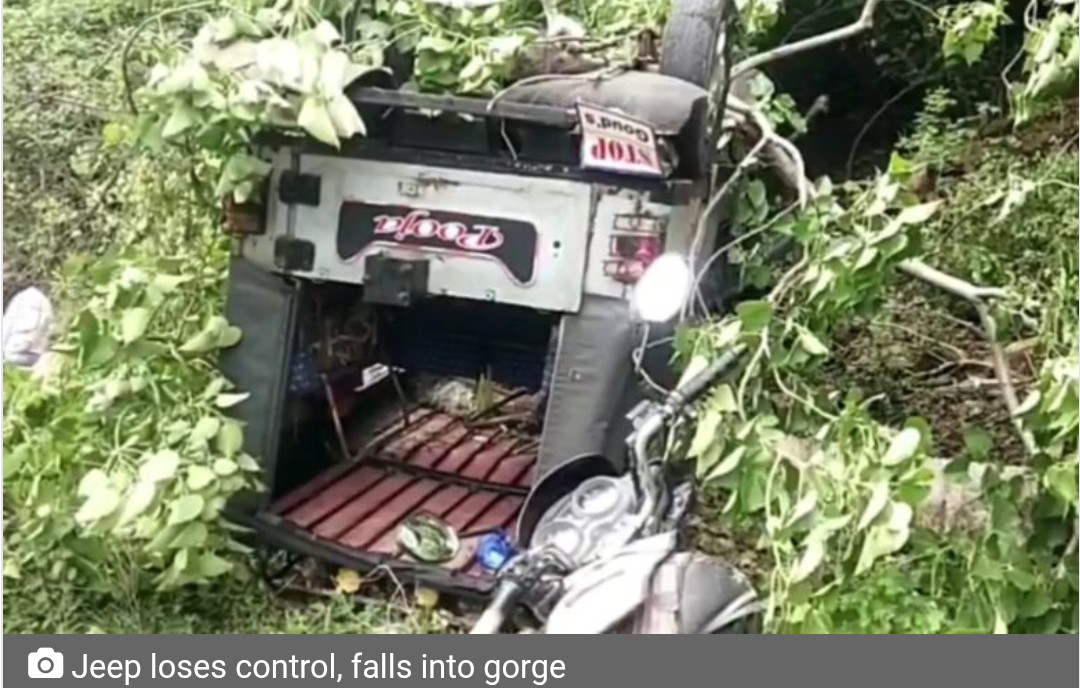 Jeep loses control, falls into 100-ft gorge in Nagarkurnool