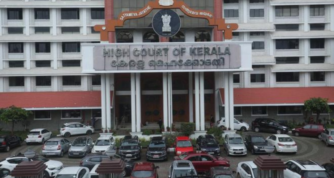 Kerala HC rejects CMRL appeal, allows ED to continue probe linked to Pinarayi’s daughter T. Veena