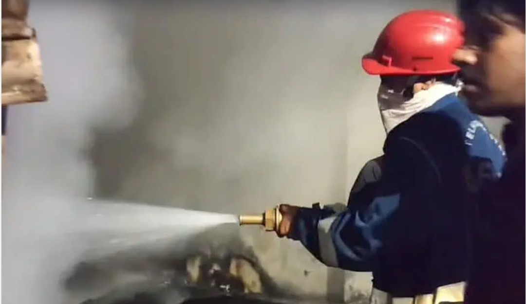 Massive fire guts footwear godown in Hyderabad’s Shastripuram