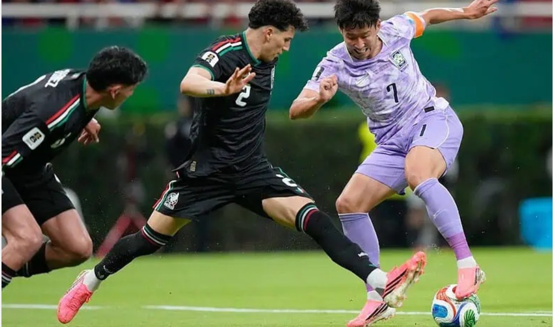 Mexico beat South Korea 1-0 to reach World Cup knockout stage