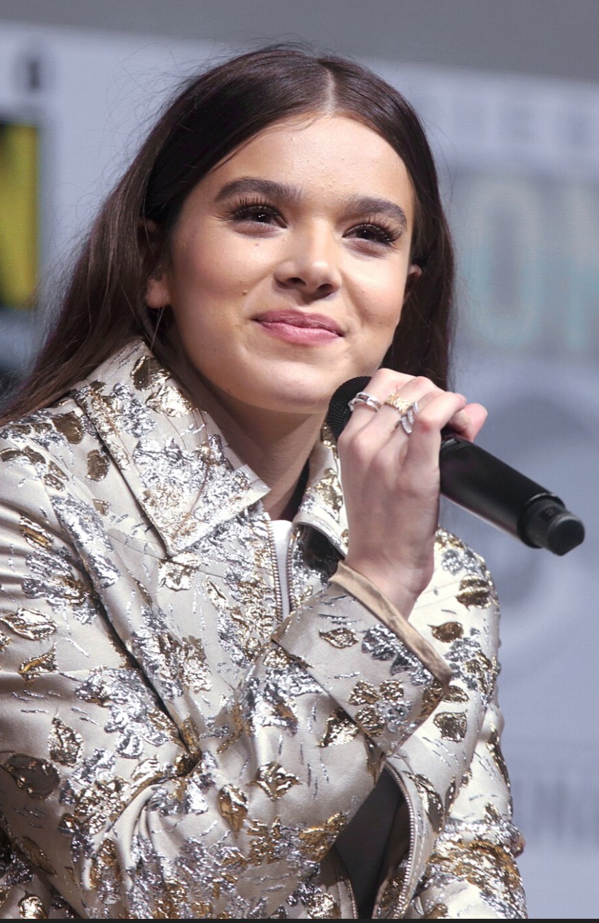 Happy birthday 🎂 Hailee Steinfeld