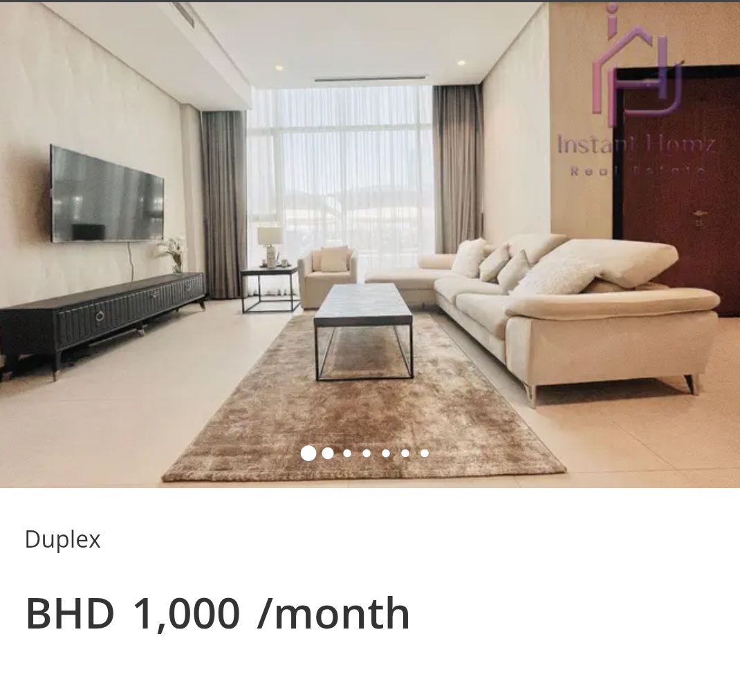 🌊 Luxury 2BHK | Sea View | Balcony – Bahrain Bay