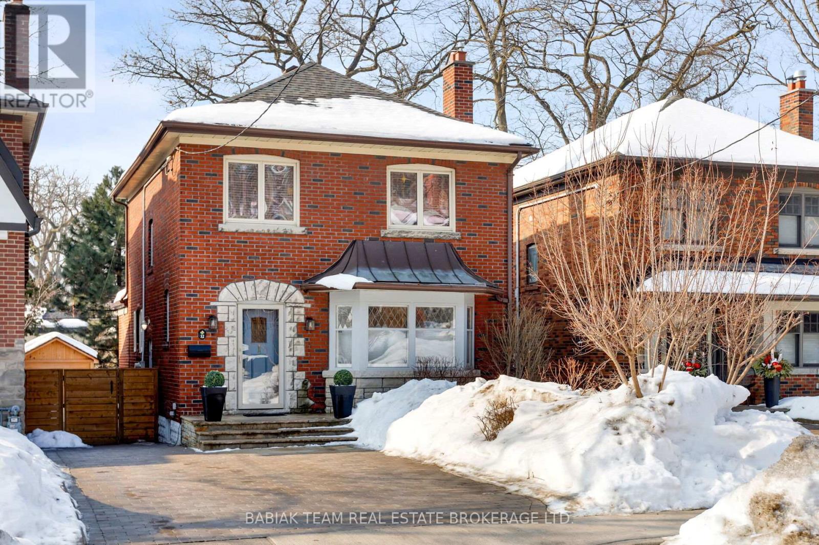 $1,885,000 32 RIVERVIEW GARDENS Toronto (Lambton Baby Point), Ontario M6S4E5