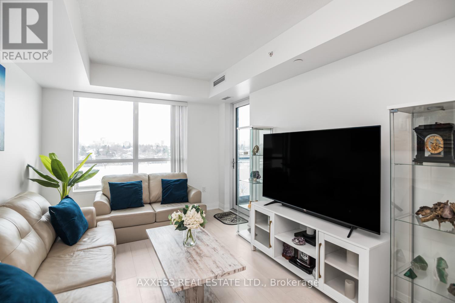 $469,900 10 GIBBS ROAD Toronto (Islington-City Centre West), Ontario M9B0E2