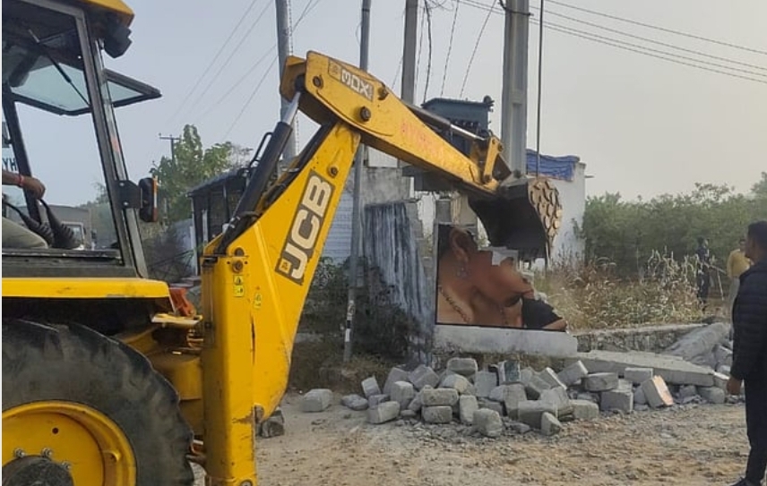 HYDRAA demolishes 1km illegal compound wall, restores public road in Medipally